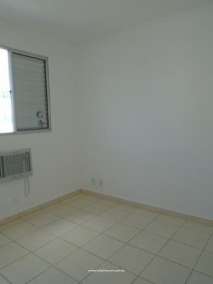 Apartamento à venda com 2 quartos, 60m² - Foto 9