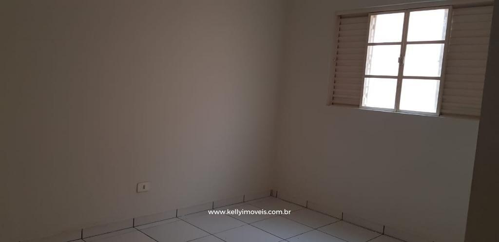 Casa à venda com 2 quartos, 70m² - Foto 4