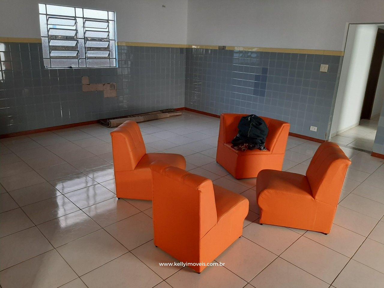 Casa à venda com 5 quartos, 300m² - Foto 1