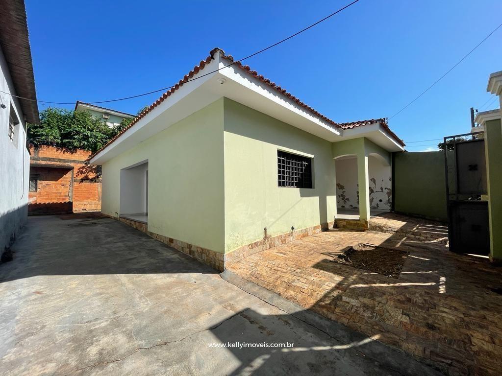 Casa à venda com 2 quartos, 330m² - Foto 3