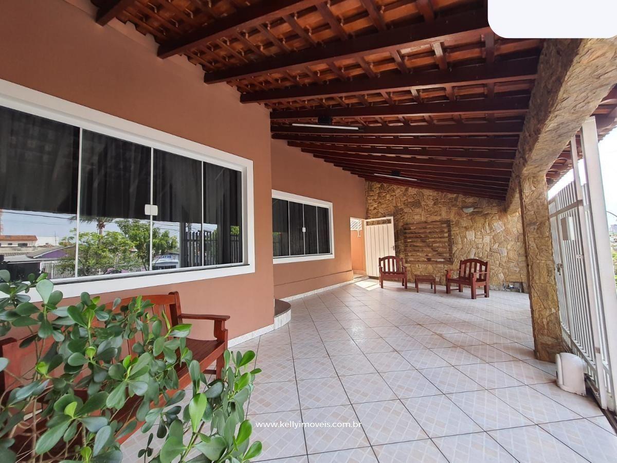 Casa à venda com 3 quartos, 190m² - Foto 1