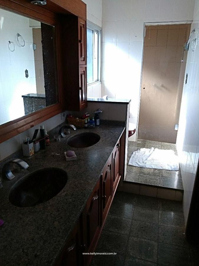 Apartamento à venda com 4 quartos, 256m² - Foto 2