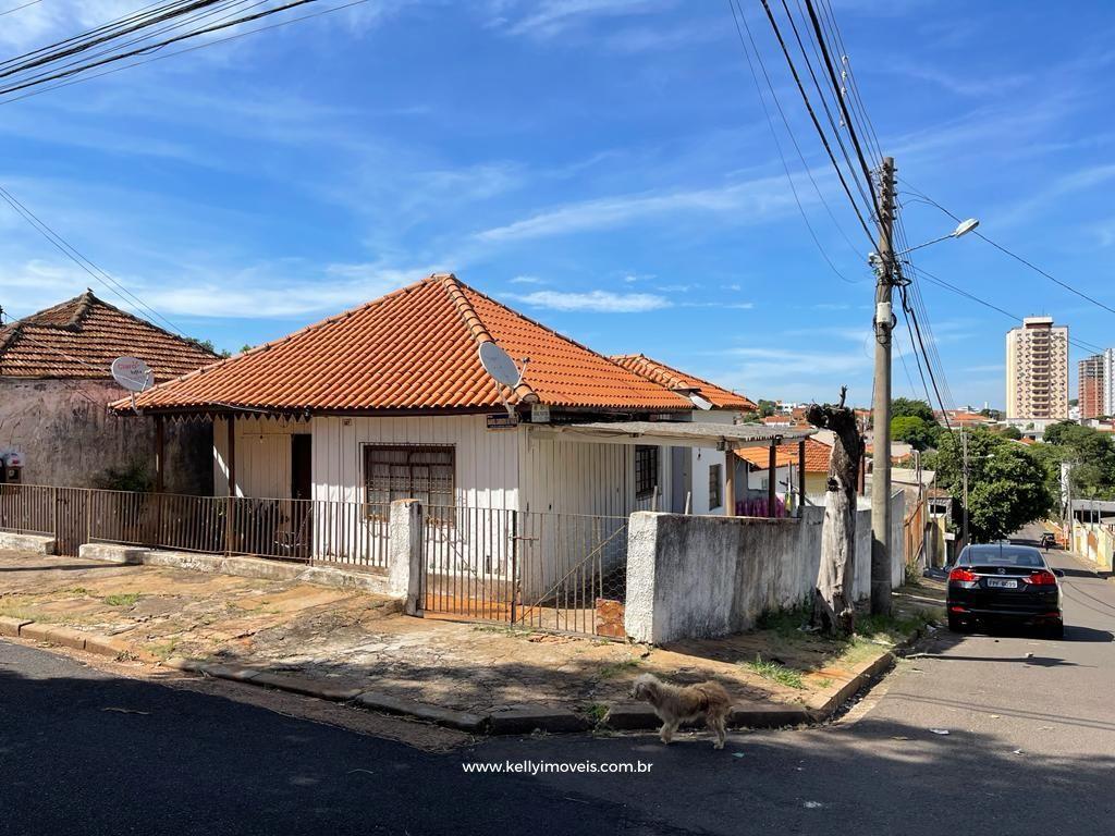 Casa à venda com 2 quartos, 240m² - Foto 4