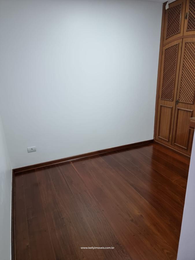 Casa para alugar com 4 quartos, 330m² - Foto 17