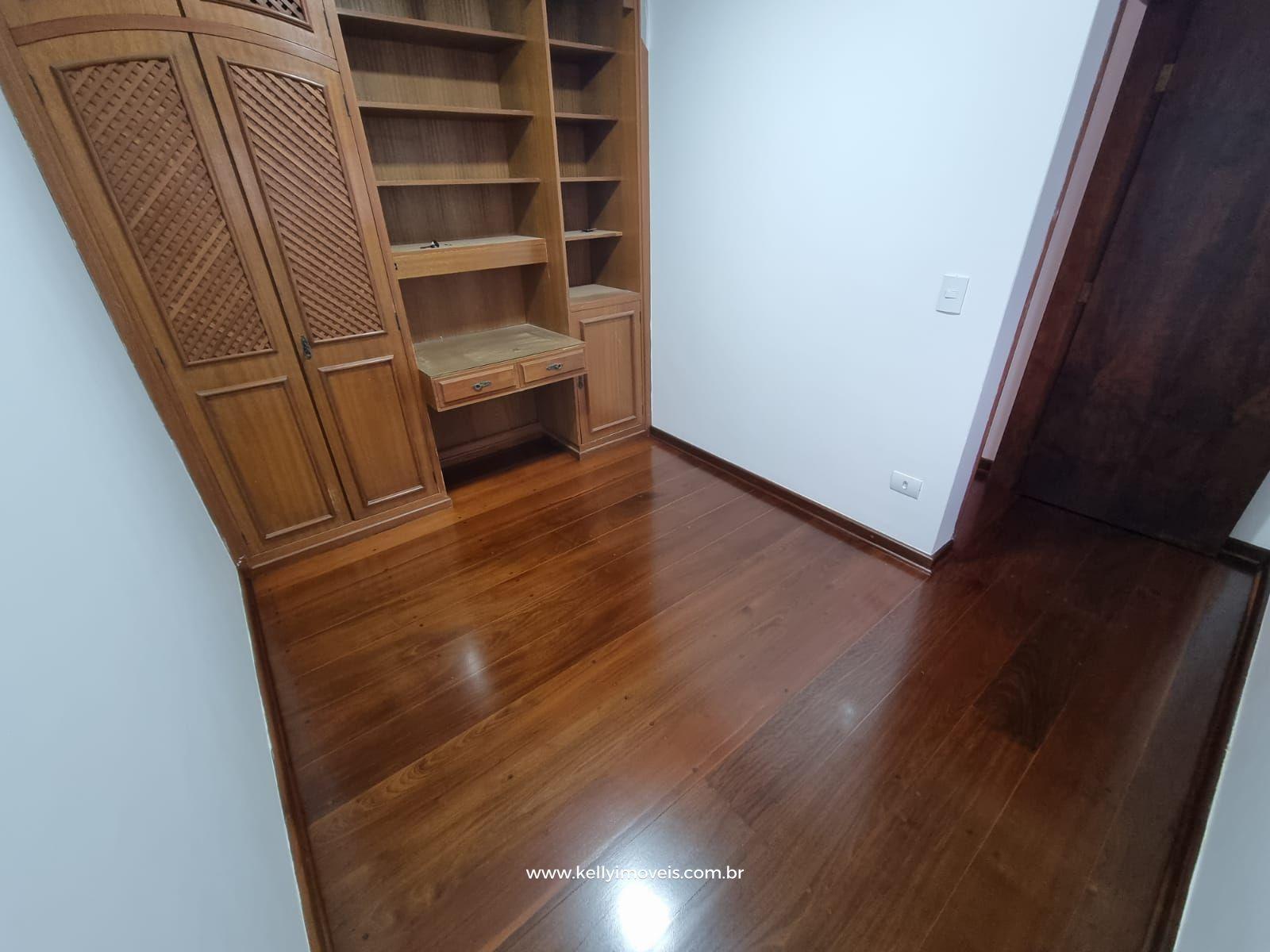 Casa para alugar com 4 quartos, 330m² - Foto 19