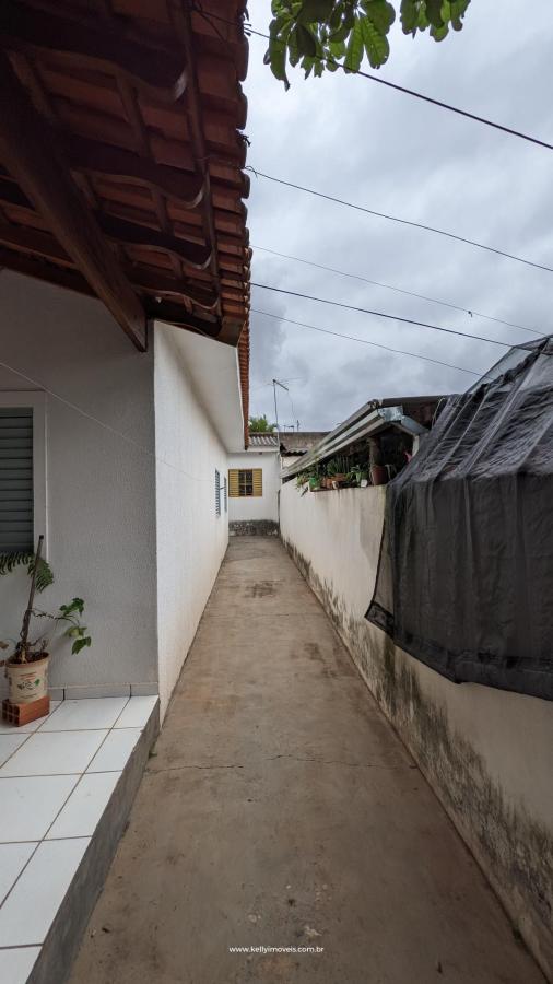 Casa à venda com 3 quartos, 252m² - Foto 4