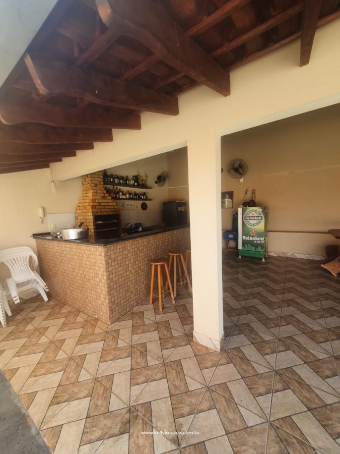 Casa à venda com 4 quartos, 300m² - Foto 12