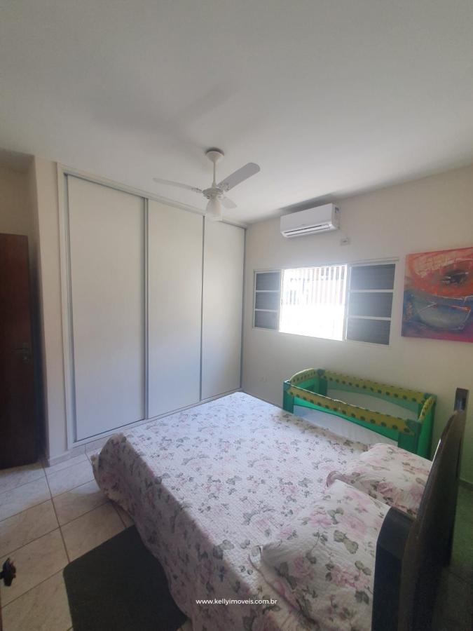 Casa à venda com 4 quartos, 300m² - Foto 27