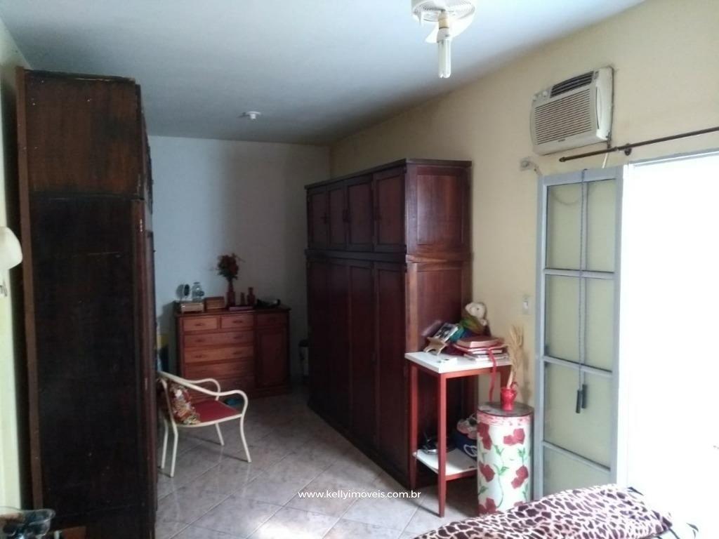 Casa à venda com 3 quartos, 200m² - Foto 2