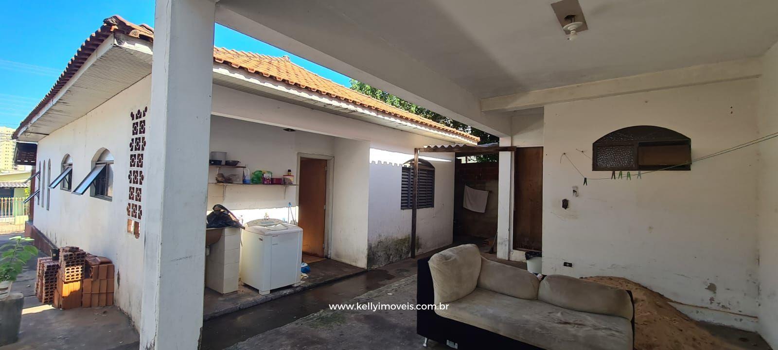 Casa à venda com 3 quartos, 242m² - Foto 5