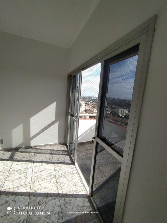 Apartamento à venda com 3 quartos, 138m² - Foto 2