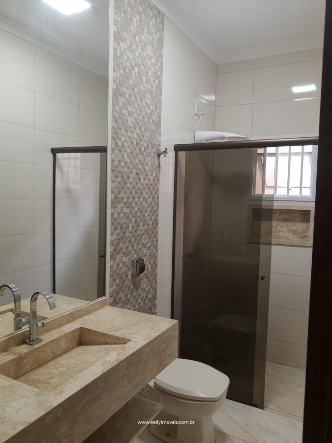 Casa à venda com 3 quartos, 300m² - Foto 3