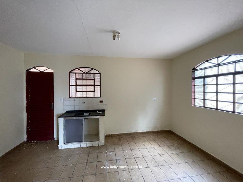 Casa à venda com 3 quartos, 241m² - Foto 4