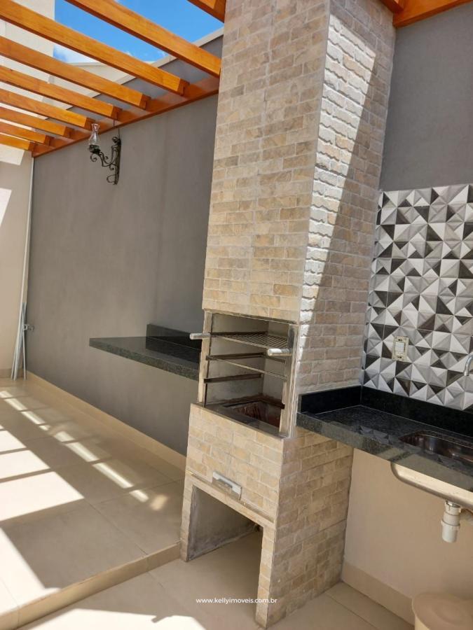 Casa à venda com 3 quartos, 200m² - Foto 12