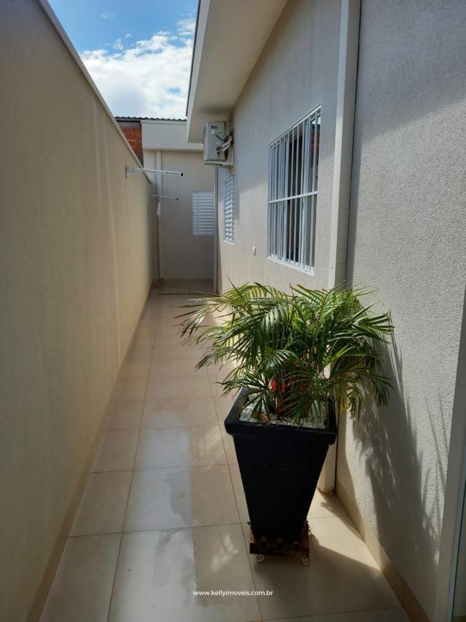 Casa à venda com 3 quartos, 200m² - Foto 25