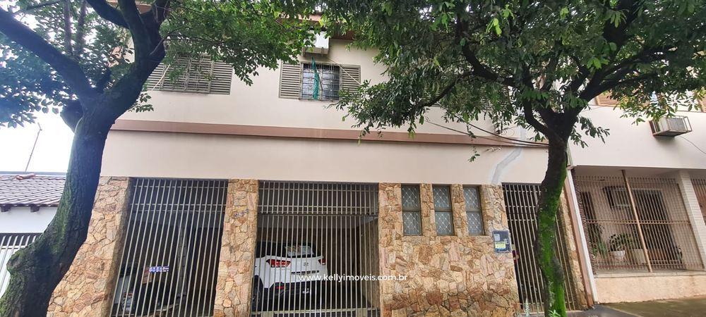 Casa à venda com 3 quartos, 383m² - Foto 1