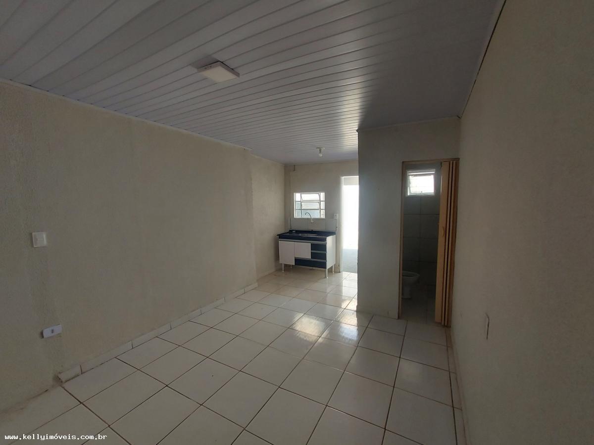 Casa à venda com 2 quartos, 300m² - Foto 4