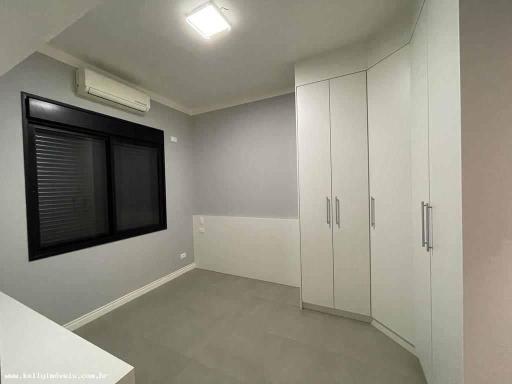 Casa de Condomínio à venda com 3 quartos, 197m² - Foto 13