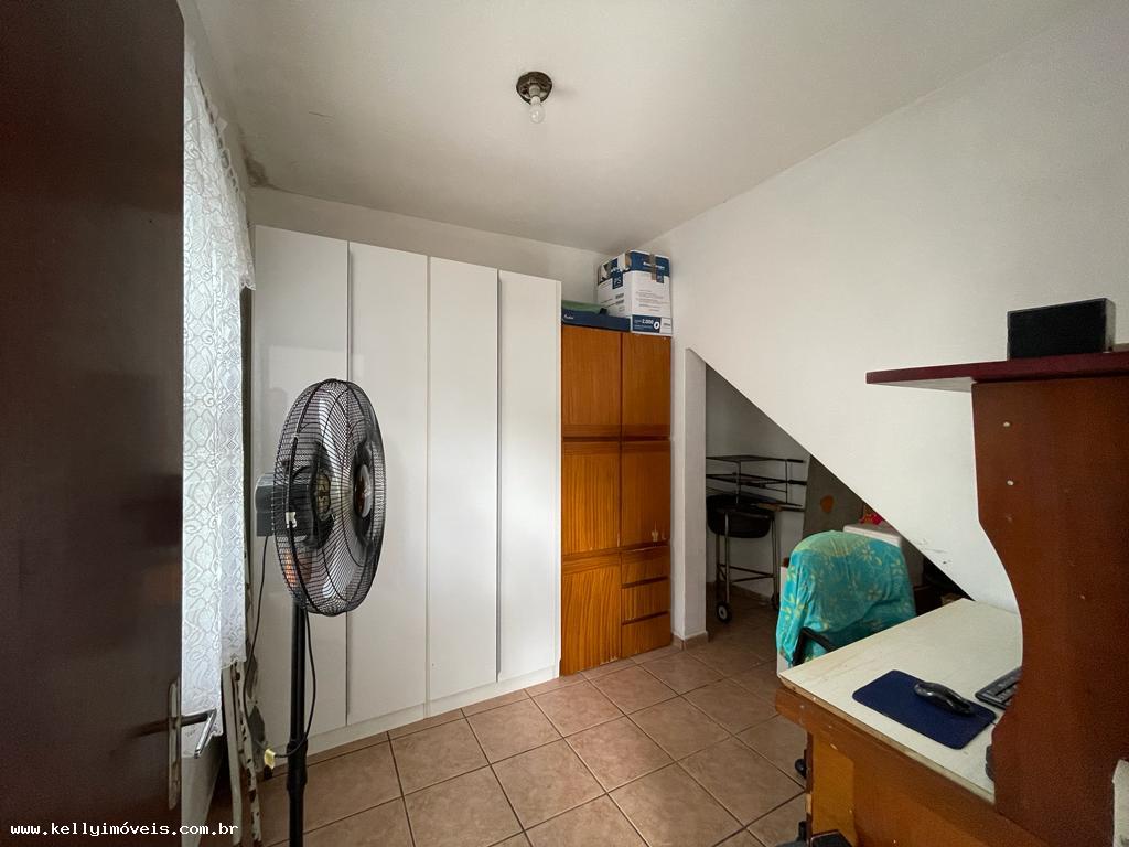 Casa à venda com 4 quartos, 200m² - Foto 12