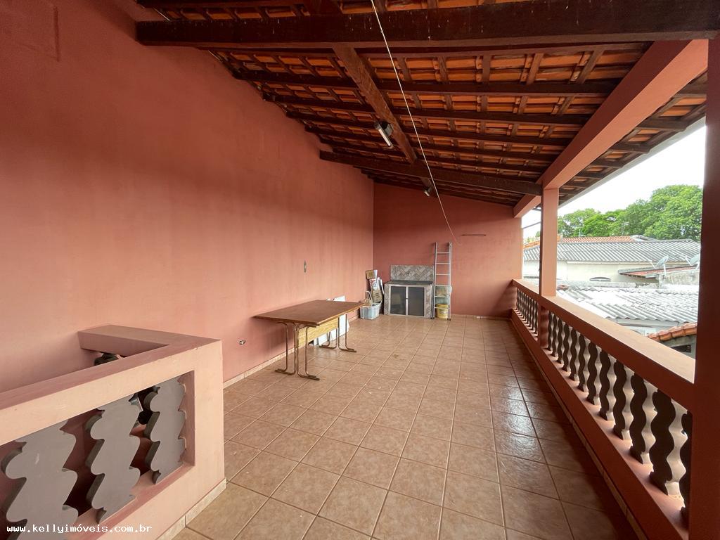 Casa à venda com 4 quartos, 200m² - Foto 17