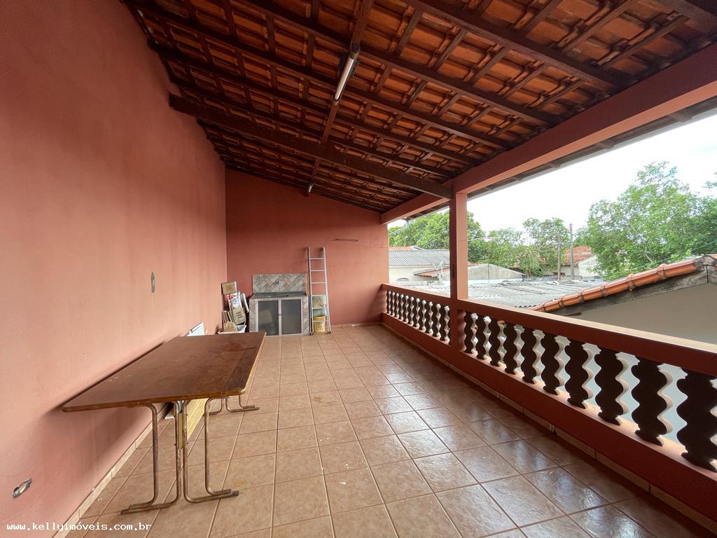 Casa à venda com 4 quartos, 200m² - Foto 16