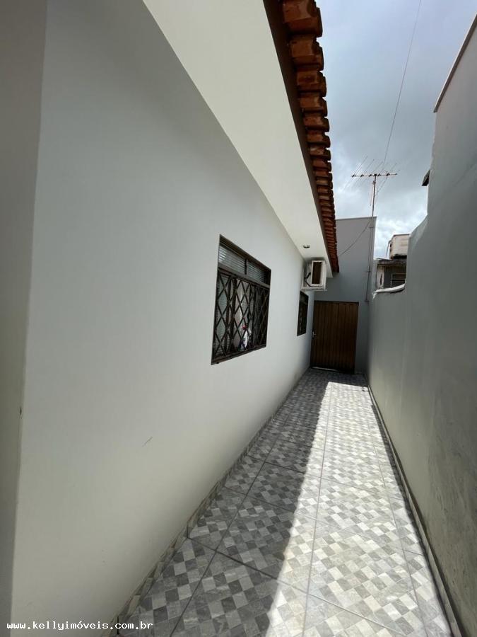 Casa à venda com 4 quartos, 200m² - Foto 21