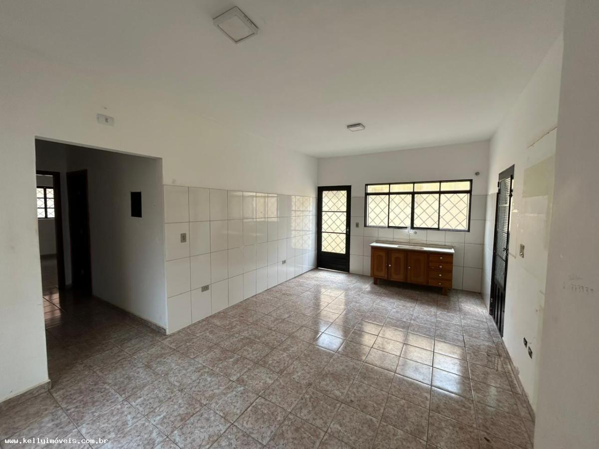 Casa à venda com 3 quartos, 220m² - Foto 7