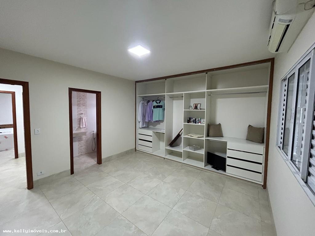 Casa à venda com 3 quartos, 250m² - Foto 7