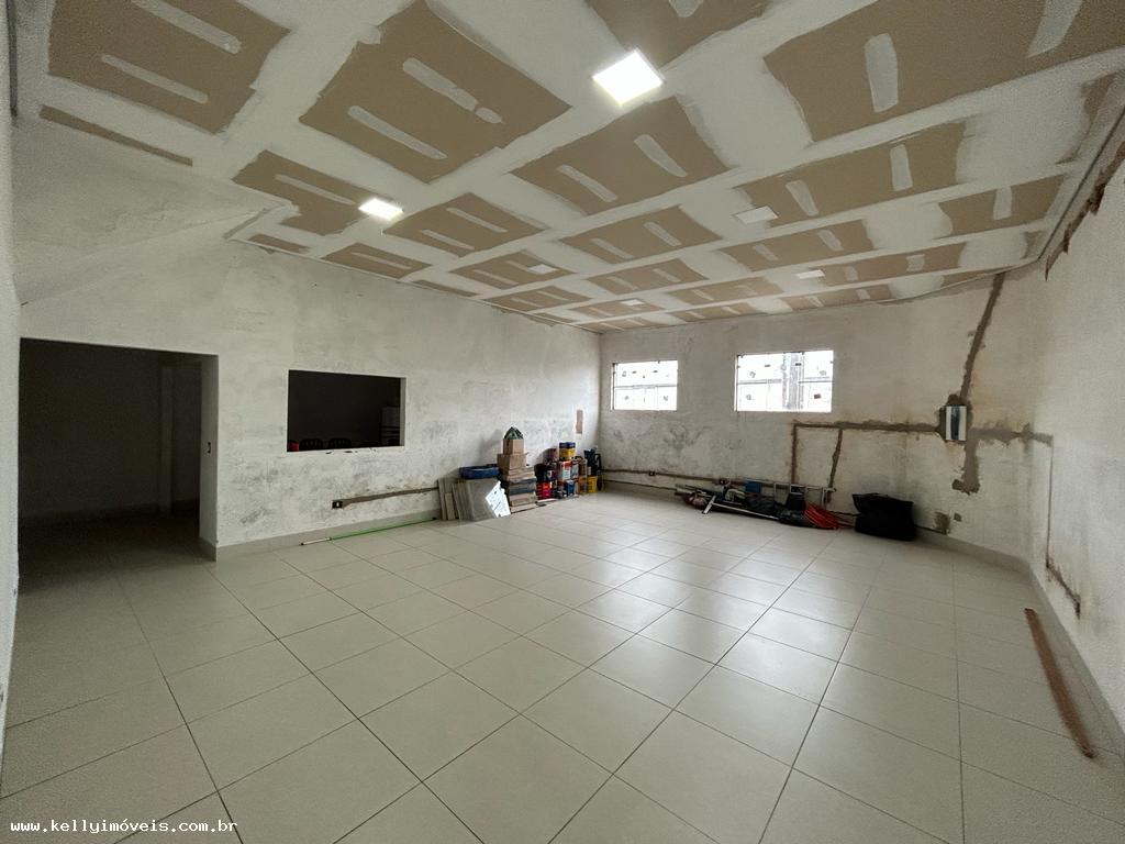 Casa à venda com 3 quartos, 250m² - Foto 2