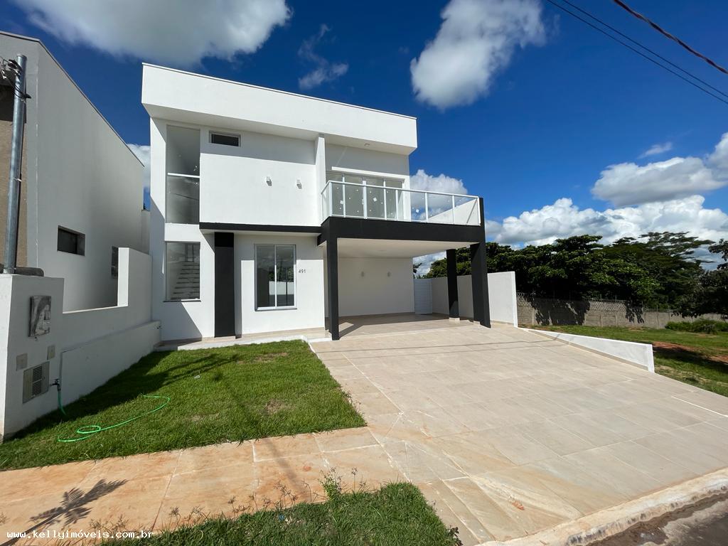 Casa de Condomínio à venda com 3 quartos, 240m² - Foto 1