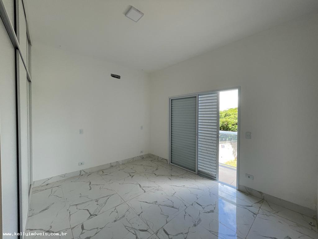 Casa à venda com 3 quartos, 240m² - Foto 22