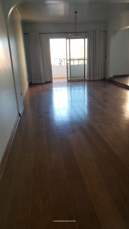 Apartamento à venda com 3 quartos, 210m² - Foto 4