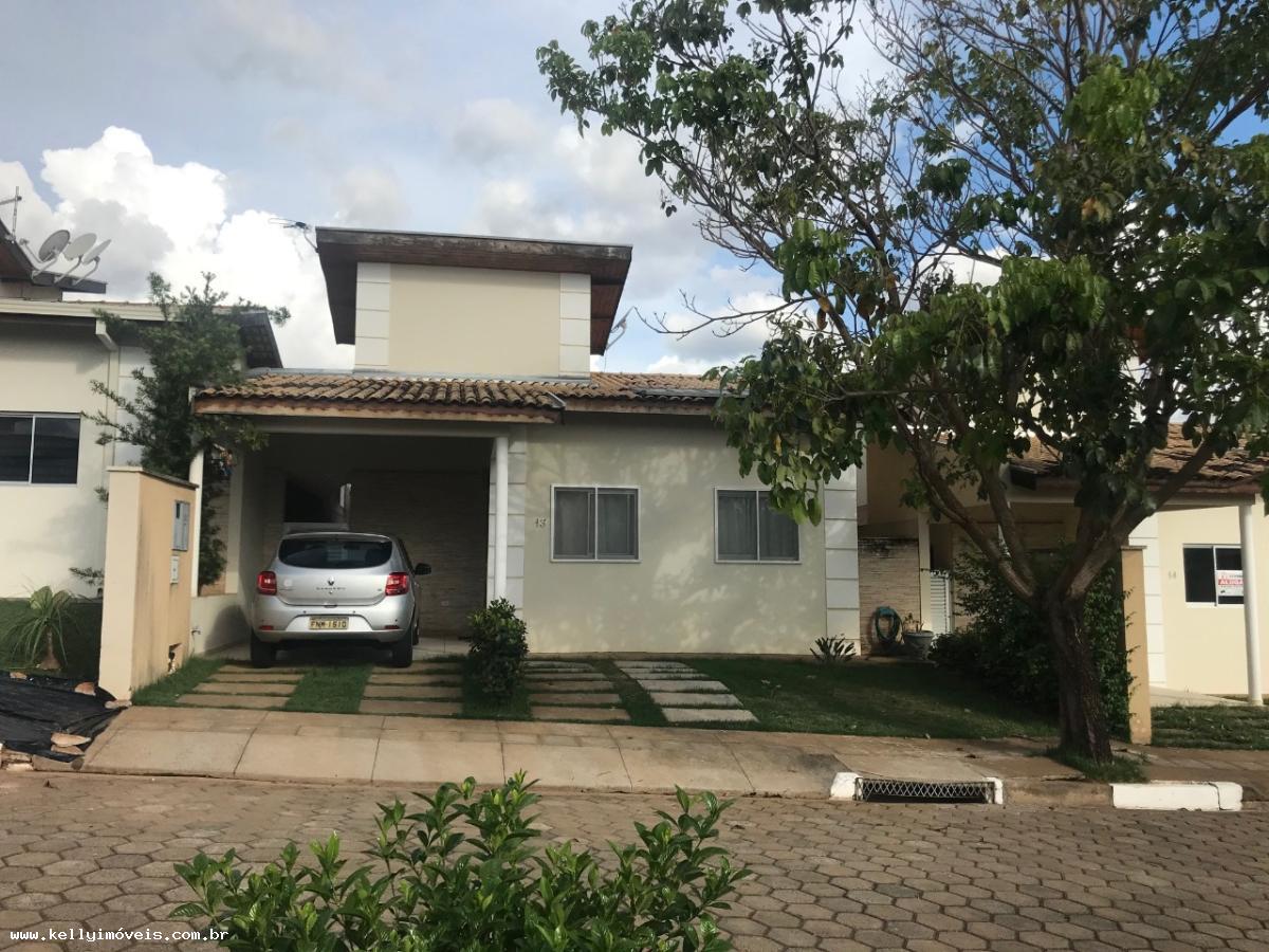 Casa de Condomínio à venda com 3 quartos, 250m² - Foto 1