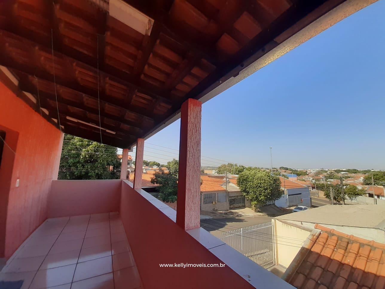 Casa à venda com 3 quartos, 220m² - Foto 4