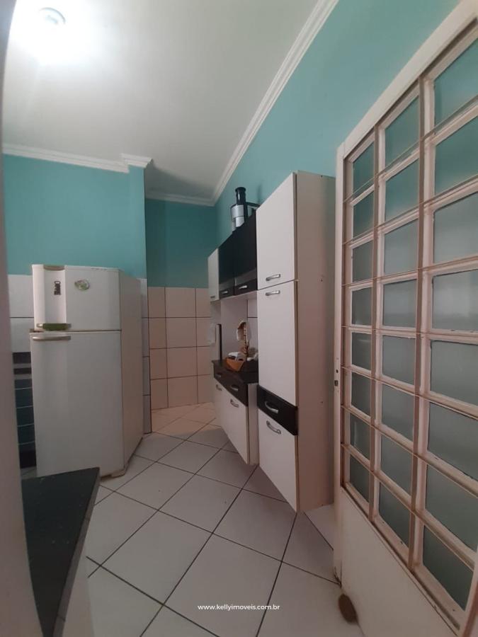 Casa à venda com 3 quartos, 220m² - Foto 13