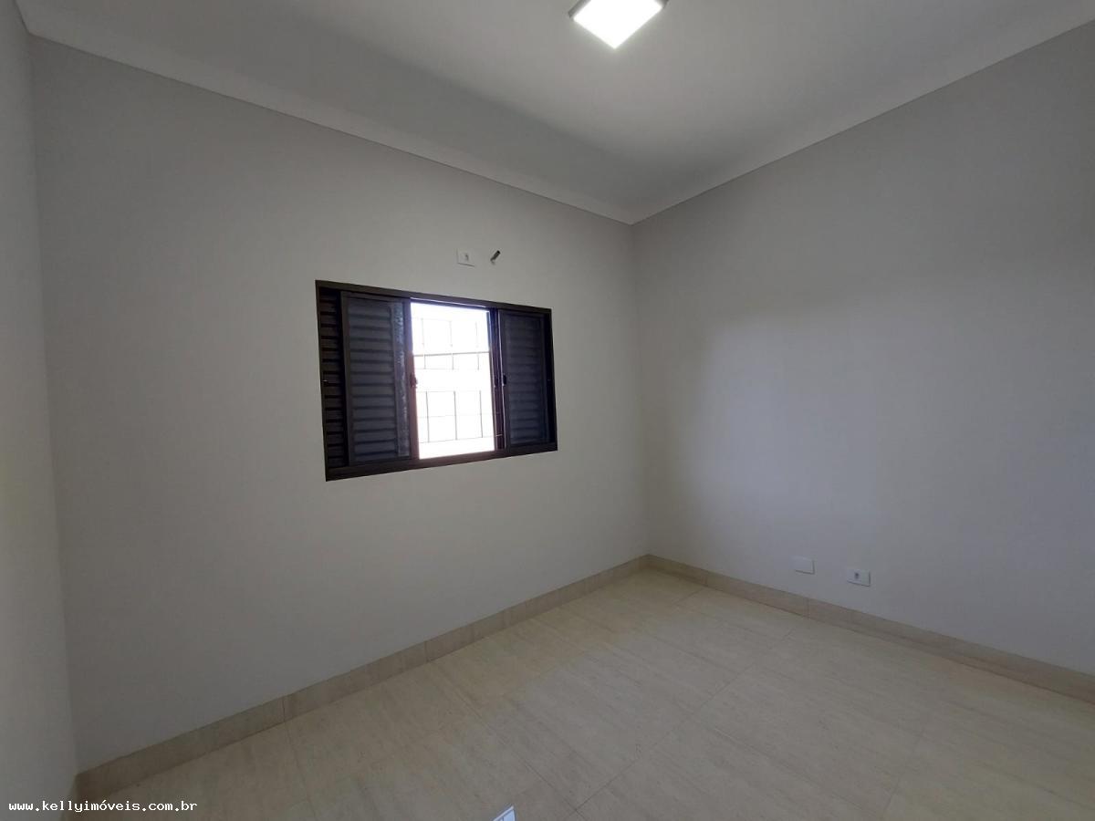 Casa à venda com 2 quartos, 100m² - Foto 10