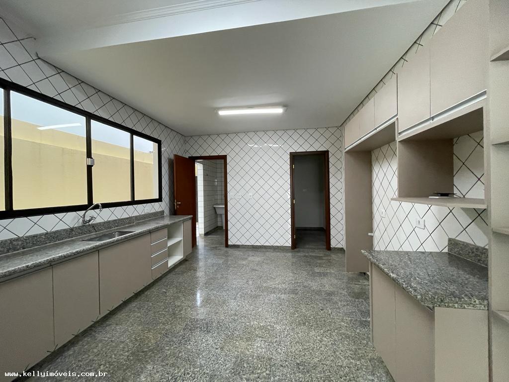 Casa de Condomínio à venda com 4 quartos, 400m² - Foto 10