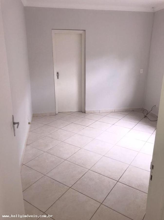 Casa à venda com 3 quartos, 242m² - Foto 5