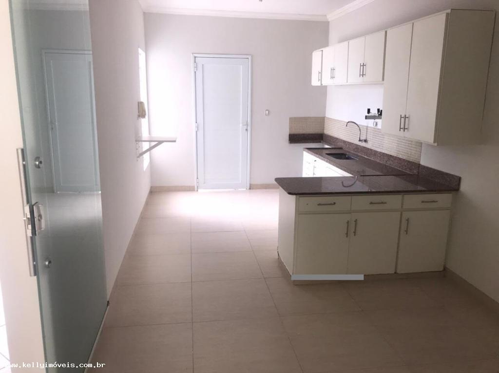 Casa à venda com 3 quartos, 242m² - Foto 15