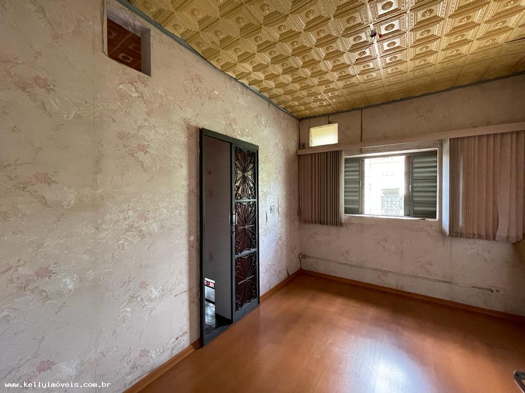 Casa à venda com 3 quartos, 316m² - Foto 17