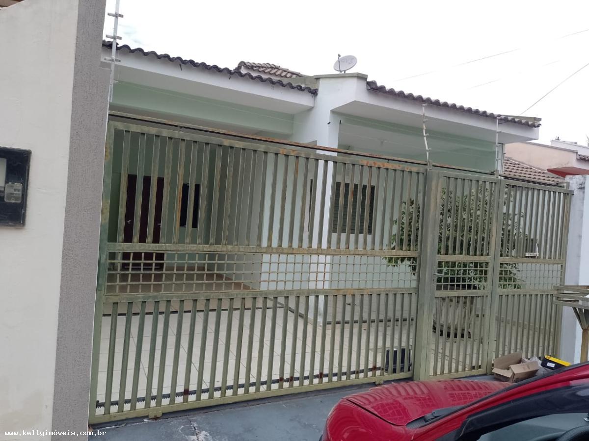 Casa à venda com 3 quartos, 136m² - Foto 2