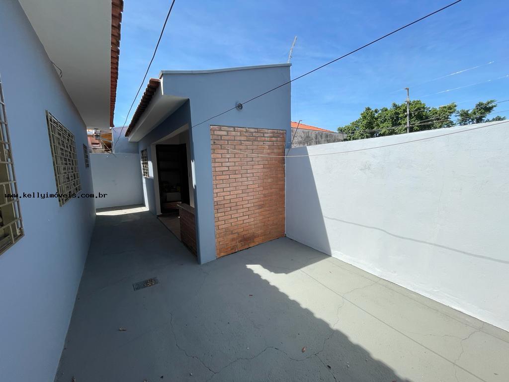 Casa à venda com 3 quartos, 242m² - Foto 16