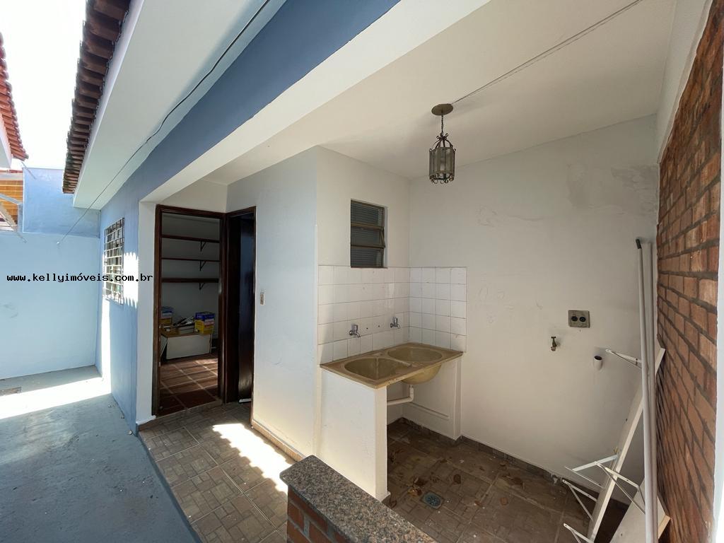 Casa à venda com 3 quartos, 242m² - Foto 15