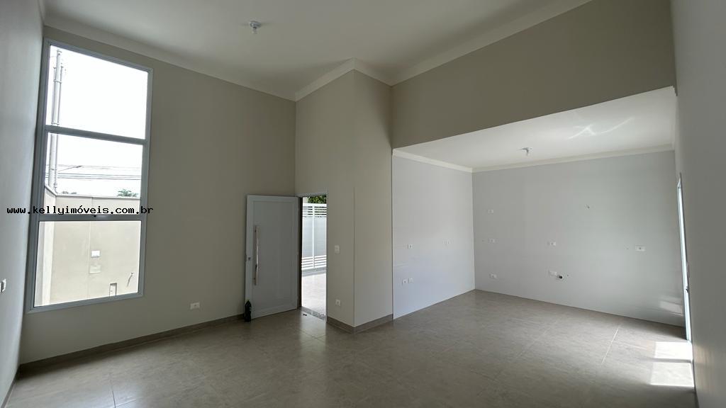 Casa à venda com 3 quartos, 171m² - Foto 2