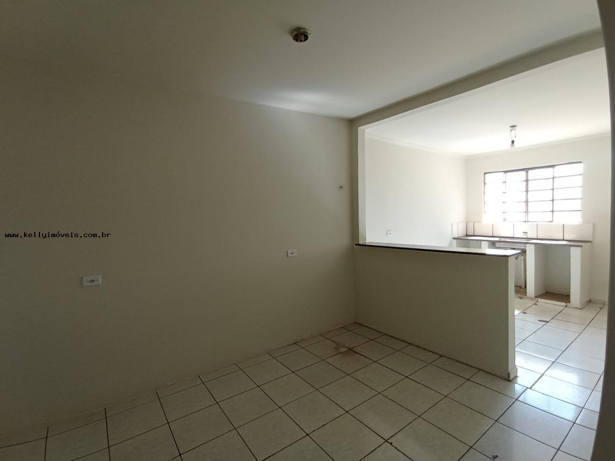 Casa à venda com 3 quartos, 200m² - Foto 4