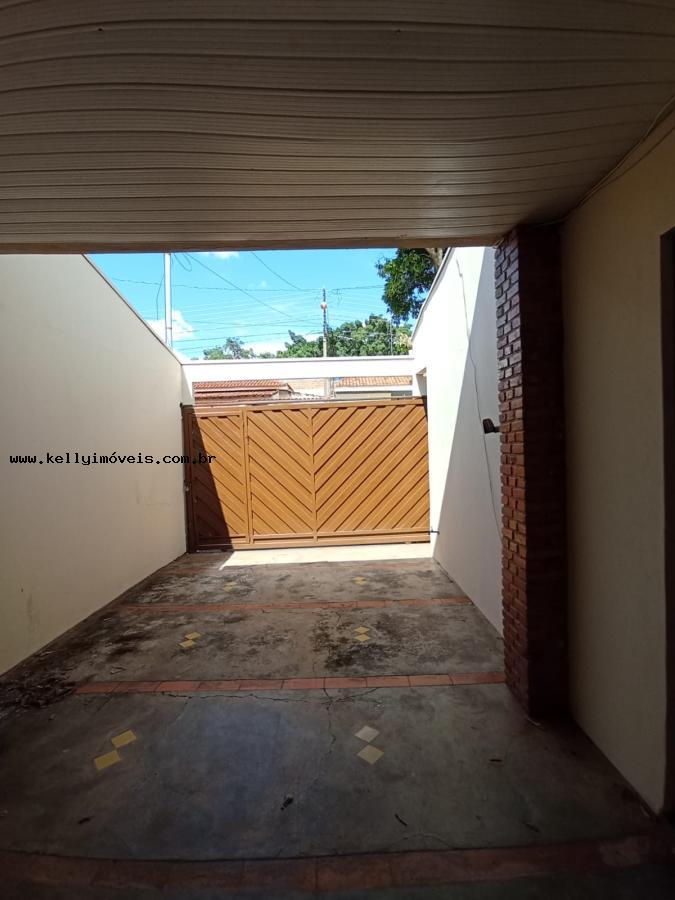 Casa à venda com 3 quartos, 200m² - Foto 13