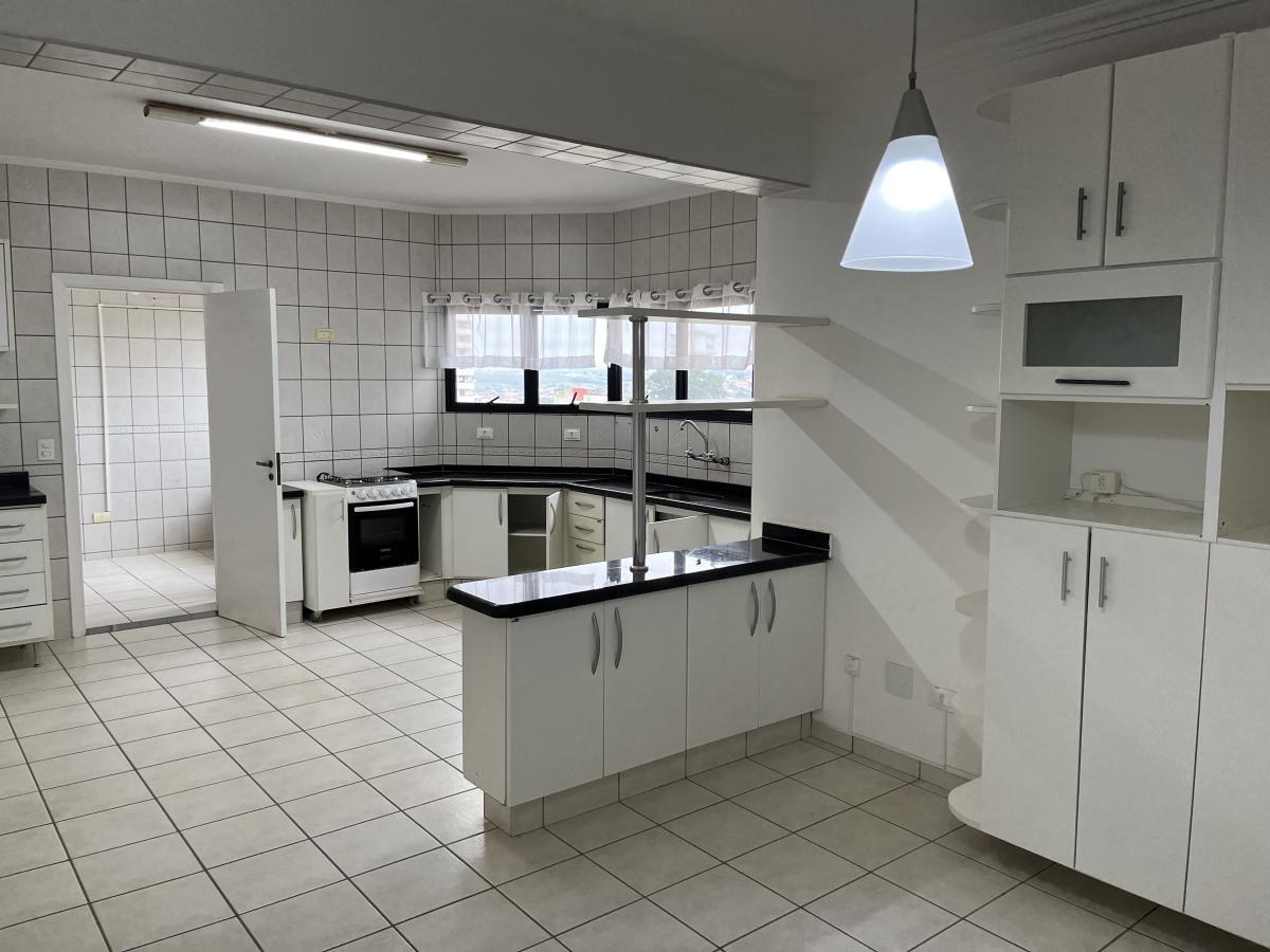 Apartamento à venda com 3 quartos, 272m² - Foto 4