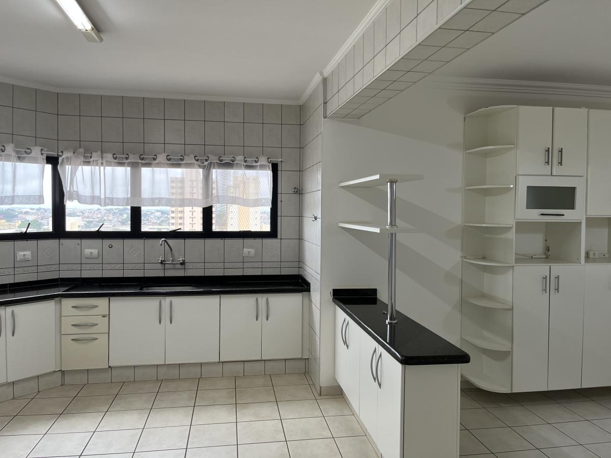 Apartamento à venda com 3 quartos, 272m² - Foto 5