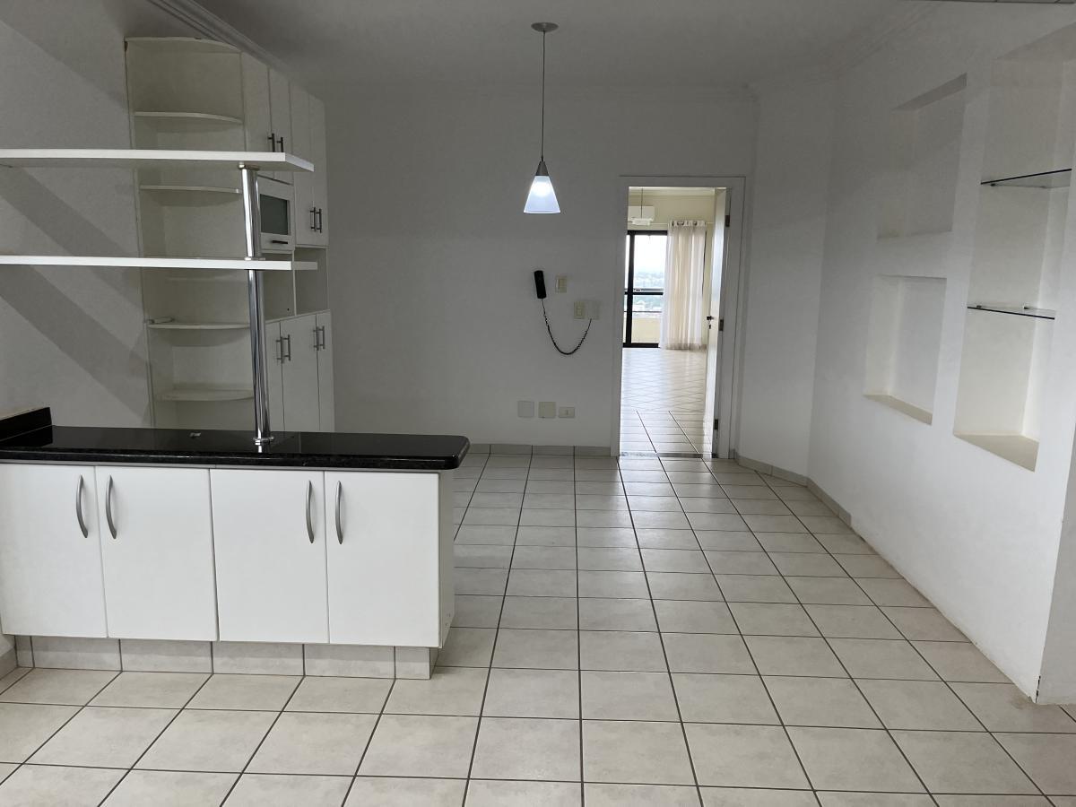 Apartamento à venda com 3 quartos, 272m² - Foto 3