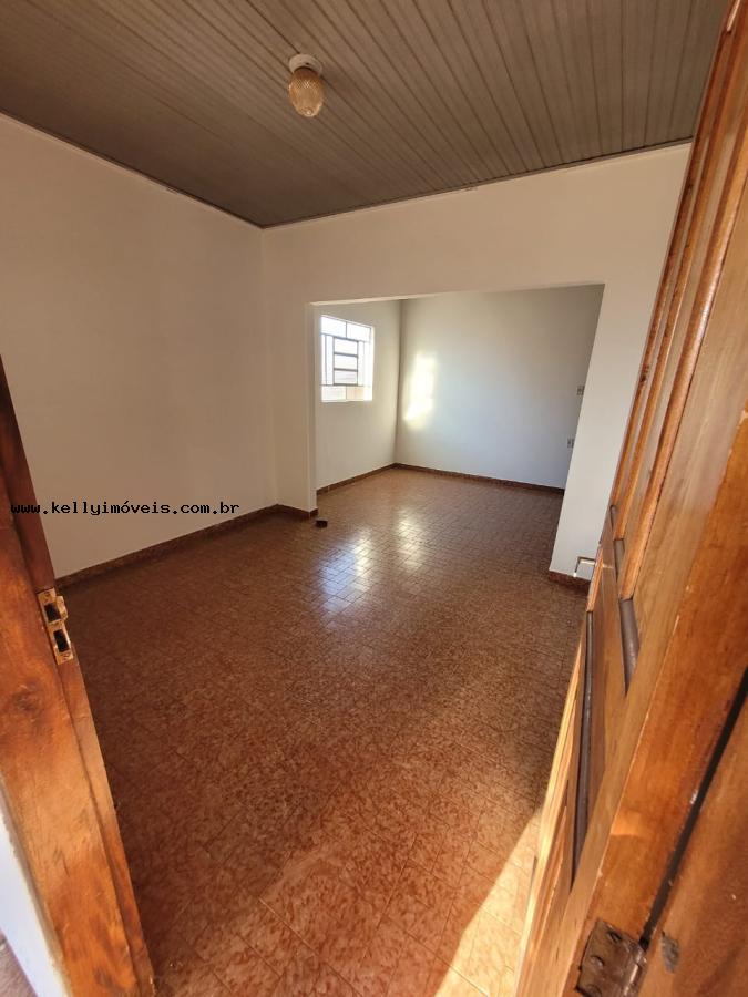 Casa à venda com 3 quartos, 600m² - Foto 9